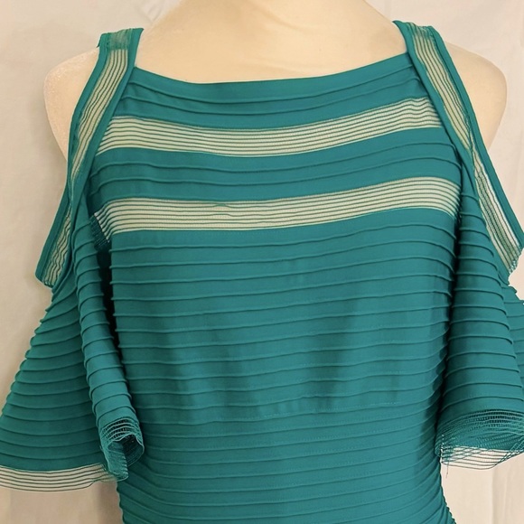 Tadashi Shoji Carlyn Green Dress | Small - Picture 2 of 10